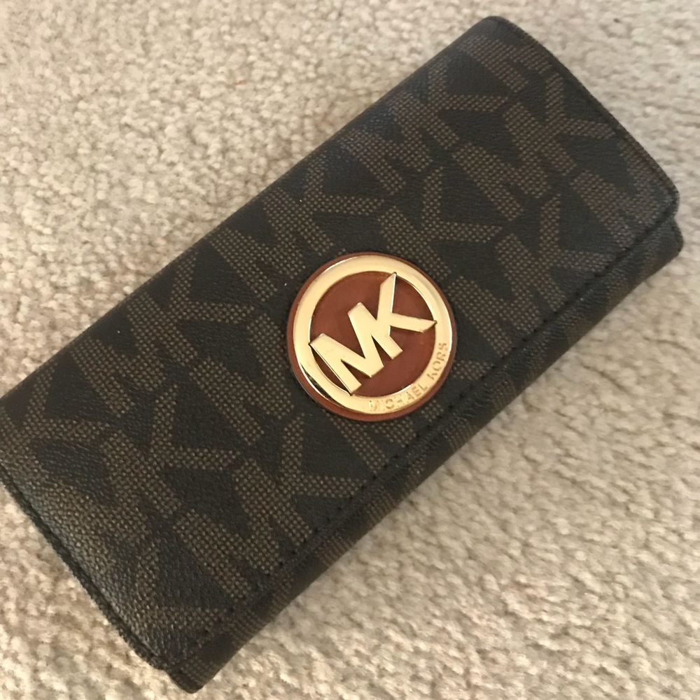 Michael Kors wallet/clutch *Authentic*